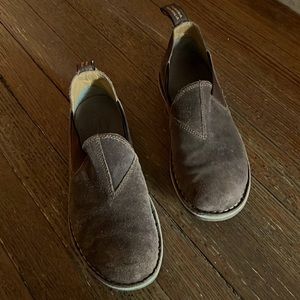 Blundstone suede shoes